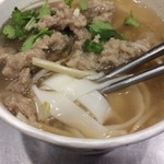 老圓環芳記美食 - ヘロヘロの米麺