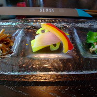 広東料理 センス - 三種類の野菜とピクルスの前菜盛り合わせ