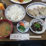 智路留 - 餃子定食　９５０円