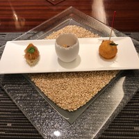 セレニティ - カニのレムラードとキャビア、蝦夷鹿のリエット
                      真鯛のクロメスキ