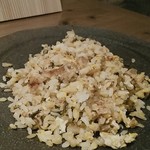 WE ARE THE FARM - 雲仙高菜のチャーハンが気になります。 女性スタッフに量を尋ねると「分けるとおひとり３～４口くらいですね。」 それを聞いて頼みました。そして、そのとおりの量！