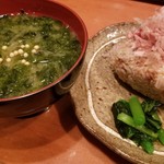 Nankatsuefushi - おにぎり(おかか)(330円)/あおさの味噌汁(330円)