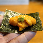 あそこ - 雲丹を海苔で巻いて