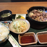 とん亭 - 牛焼肉定食