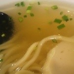 Okinawa cafe - スープは透き通ってる