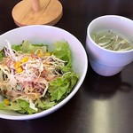 ノッティーヴァゴ - サラダたっぷり＆牛テールスープ