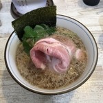 中華そば 四つ葉 - 背脂魚介そば ¥850