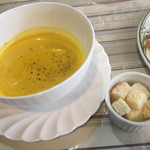 シェ・モア - カボチャのポタージュです