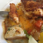 シェ・モア - メインのチキンソテーのアップです