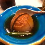 料亭旅館 臨水 - 詰め物をしたタマネギの煮込み
