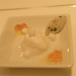 ル・ レストラン・ ドゥ・トーマ - カブ、泡とピュレ　かすべのリエット