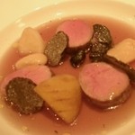 ル・ レストラン・ ドゥ・トーマ - 小鹿のフィレコンソメスープ仕立てで