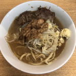 ラーメン二郎 - ラーメン 750円　麺半分・全部ちょっとで