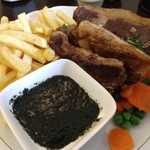 Bognie Arms Hotel - ラムチョップのミントソース。