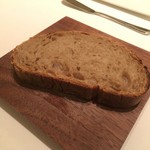 カンテサンス - パン（ライ麦と全粒粉）