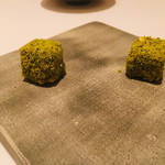 カンテサンス - ケシの実に包まれた生チョコ