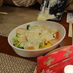 Erumaru - 温野菜をラクレットチーズで。ラクレットは固形燃料で熱して提供