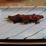 もつ焼き じんちゃん - 焼き物最初はレバーでした