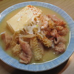 もつ焼き じんちゃん - 煮込み豆腐３５０円