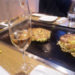 パセミヤ - しゅわしゅわワインとともにお好み焼き