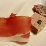 イモコダイニング - イベリコ豚の生ハム貴重品ですね。