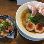 荒町商店中華そば ふじやま - 特製白ふじそば880えん 〆の肉飯200えん この後味付替玉150えんのフルコース