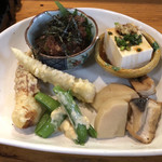 味処古都 - マグロユッケ、冷奴、煮物、天ぷら、
スナップえんどう。