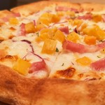 WP PIZZA BY WOLFGANG PUCK - ベーコンと安納芋のピザ