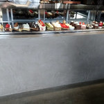 PATISSERIE ASAKO IWAYANAGI - 内観①ケーキのショーケース