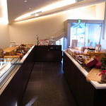 ブランジェ浅野屋 - フロア全体