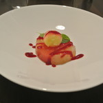 アキヒサ ハンダ - イチゴのデザート