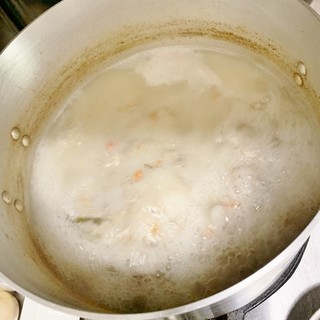 やきとり三兄弟が作る渾身の水炊きスープ