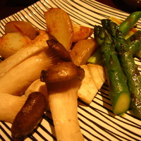 やさいや 鉄板焼野菜 赤坂店 - 鉄板焼き野菜。塩胡椒と無塩バターで焼いたものとか。