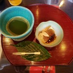 一休 - わらび餅は普通　抹茶美味しい　水が良いからね