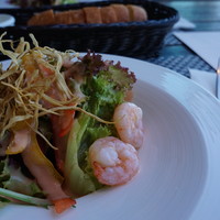 R restaurant & bar - 