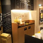 Organic Burger Kitchen - 普通の返却コーナーなのに英語があちこちに書いてるとオシャレ！