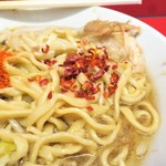 ラーメン二郎 - 粗挽き唐辛子投下～♪