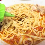 ラーメン二郎 - 赤酢投入～♪