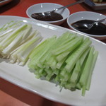 四川食府 - 自家製北京ダックの長ネギ・胡瓜・味噌２種