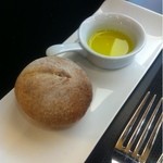 スゥリル - 自家製ライ麦パン