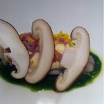 スゥリル - ホタテ貝のムースをのせた黒むつ 