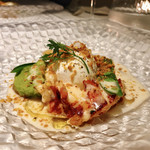 リストランテ サクラ - オマールエビとアスパラ ポーチドエッグのせ グリーンピースのペースト 白ワインのソース