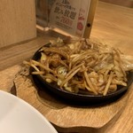 わらび - 味噌ホルモンとキャベツ炒めヾ(＾。．^*)¥789円
