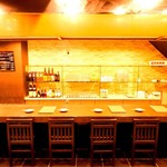肉と魚と鍋 わがまま屋 - 内観写真:カウンター