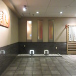 天寿し - 駐車場は店前に2台