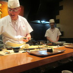 天寿し - 天野さんの脇に息子さん、未来も楽しみになってきましたね