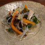 炭火焼 おりおり - 付きだし(中華風春雨の酢の物)