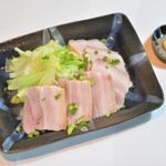 スーチカー（塩漬け茹で豚肉）