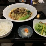 Chuugoku Shisem Menhanten Ittou - 汁なし坦々麺定食❗️