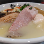 麺屋てい司゛ - チャーシュー鶏白湯味玉追加